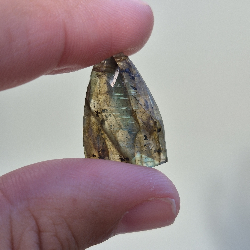 Natural Labradorite - Picture 6 of 11